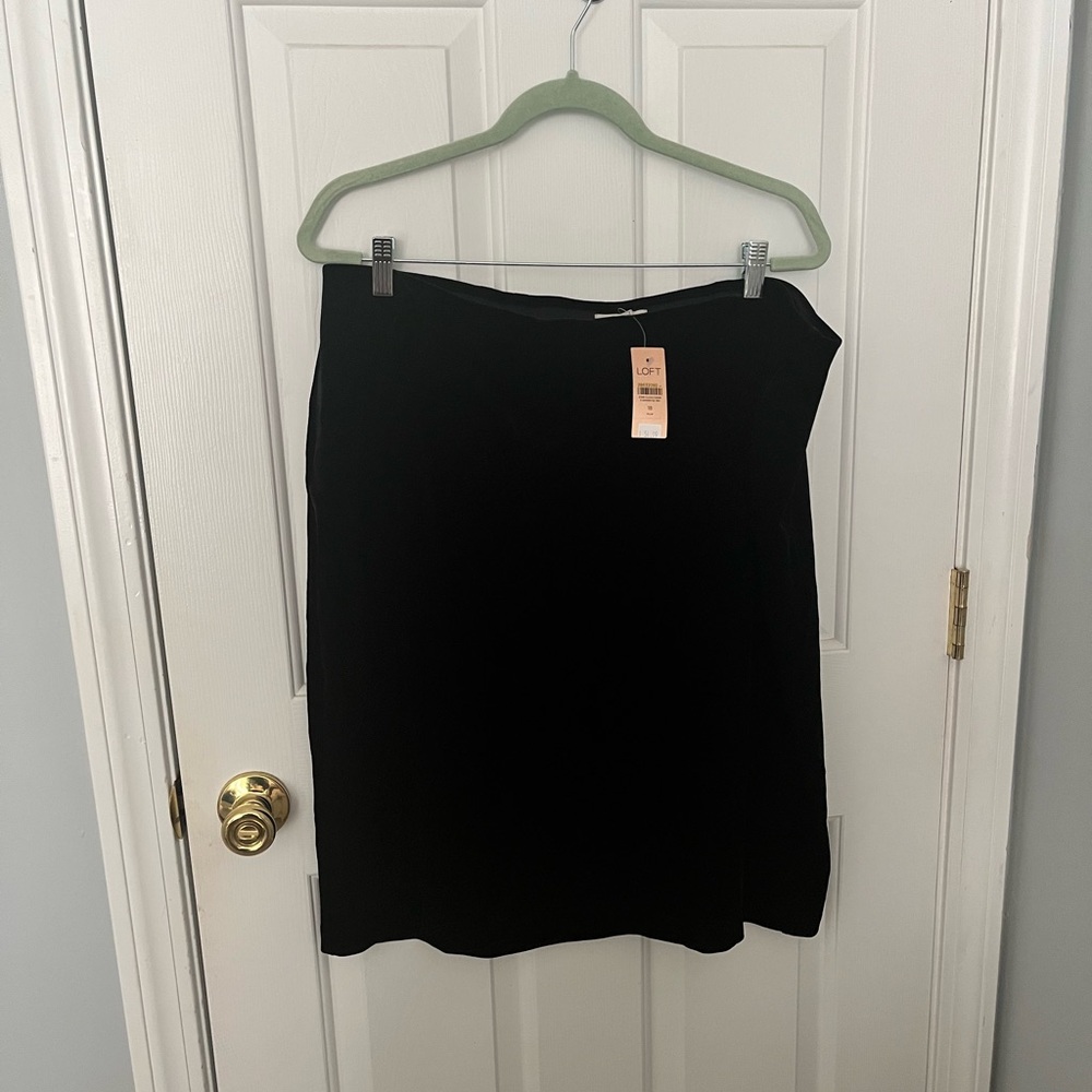 LOFT Black Pencil Skirt